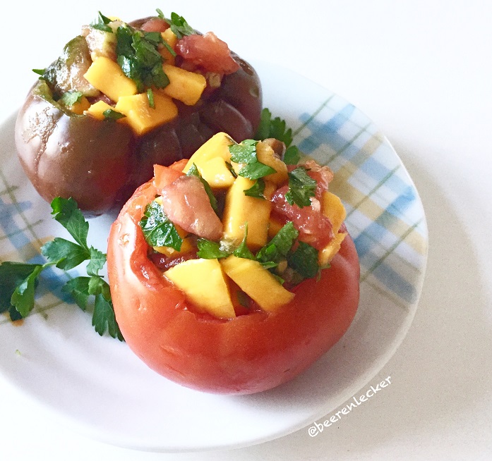Gefüllte Tomaten mit Mango Salsa (Vegan)