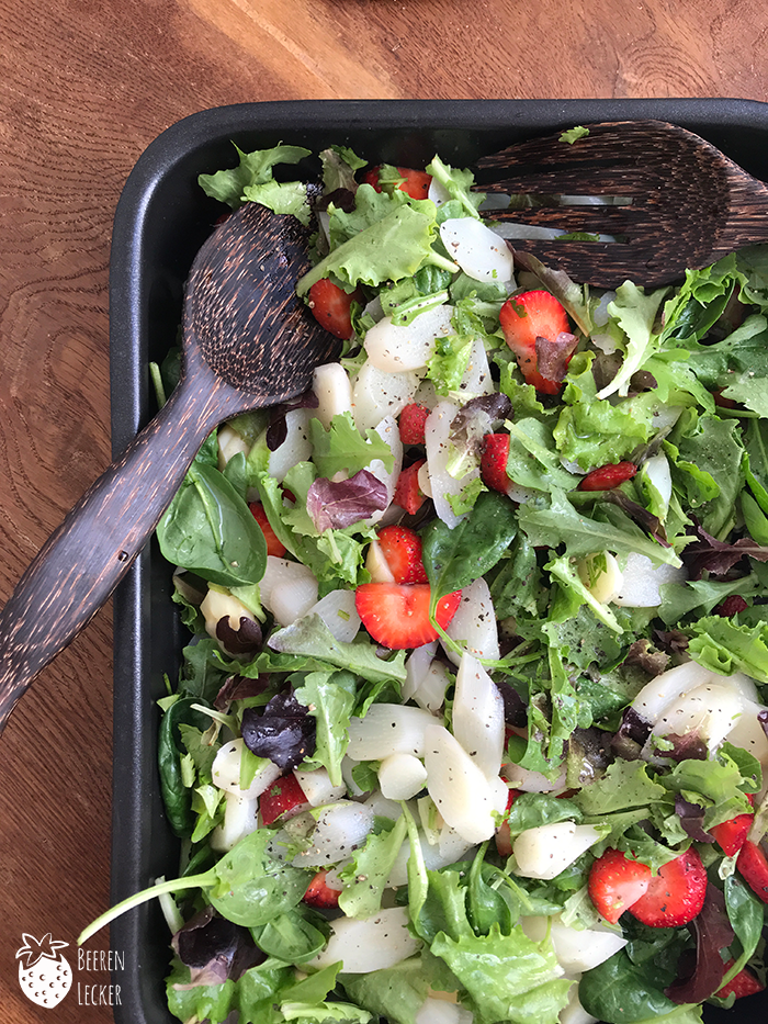 Erdbeer Spargel Salat - Vegan, Saisonal und Lecker