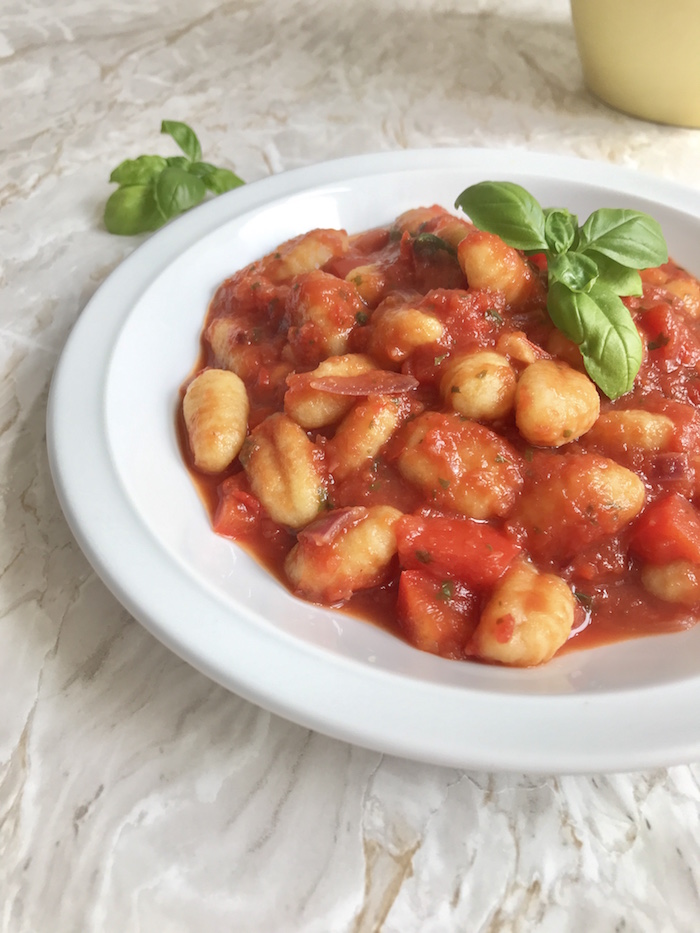 Vegane Gnocchi mit Tomatensauce